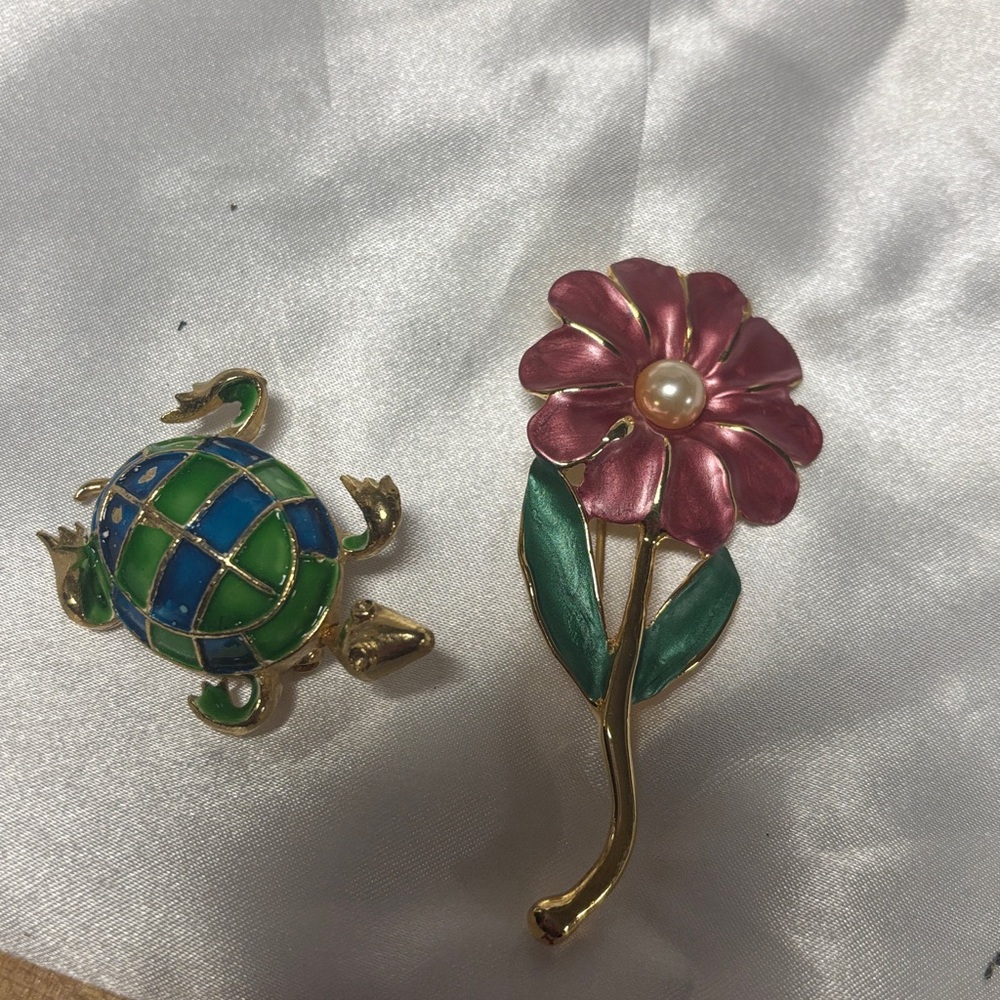 Colorful Turtle and Flower Brooch Set